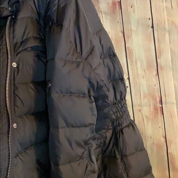 Michael Kors
Hooded Down Midweight Coat - Picture 4 of 6